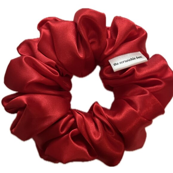 Regular Scrunchie- Red - Picture 1 of 1